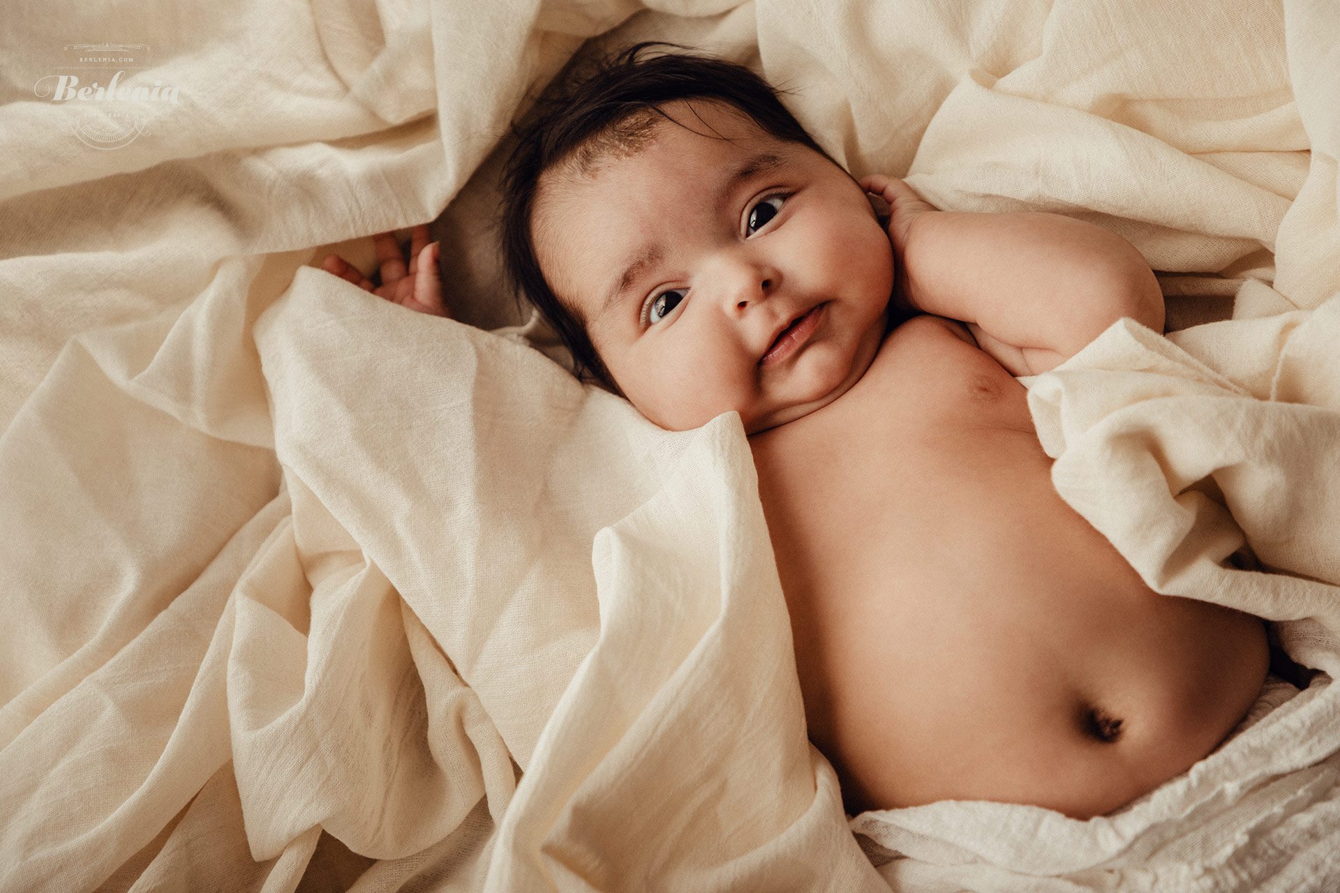 Sesión de fotografía profesional de bebé de 3 meses en estudio - Villa Urquiza, CABA, Buenos Aires, Argentina - Berlenia Fotografía - 01