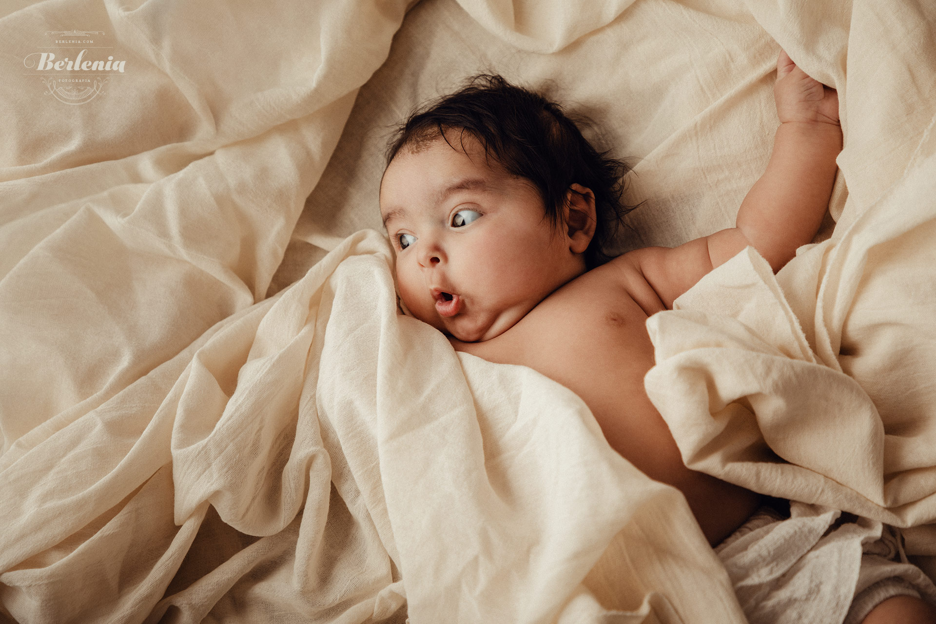 Sesión de fotografía profesional de bebé de 3 meses en estudio - Villa Urquiza, CABA, Buenos Aires, Argentina - Berlenia Fotografía - 02