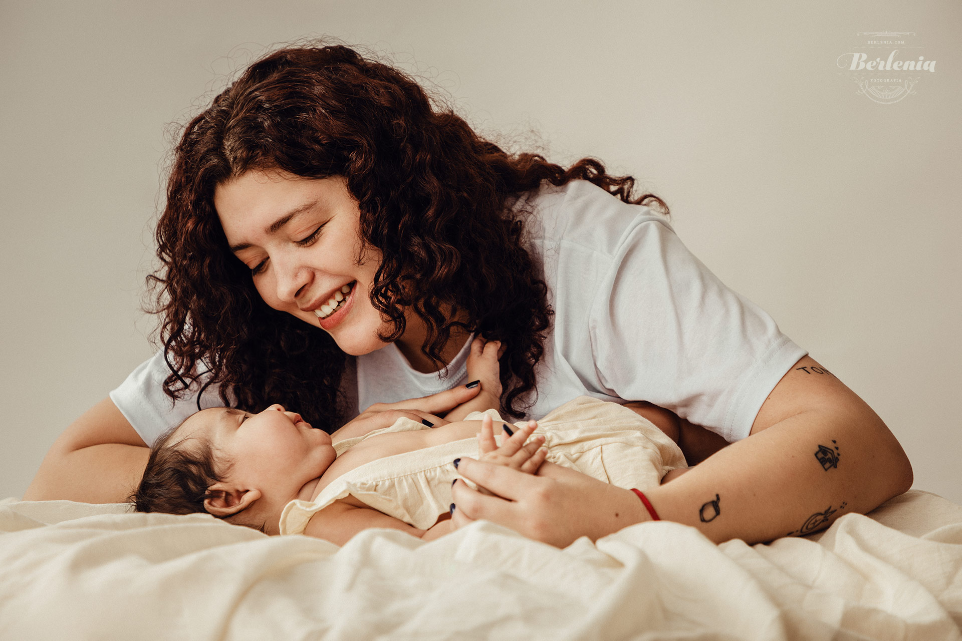 Sesión de fotografía profesional de bebé de 3 meses en estudio - Villa Urquiza, CABA, Buenos Aires, Argentina - Berlenia Fotografía - 11