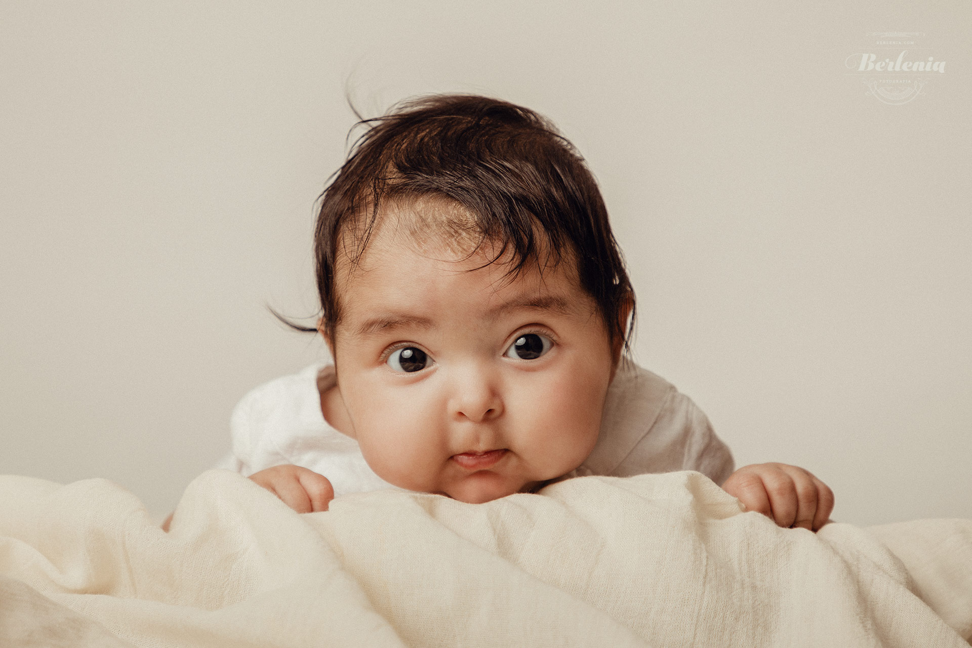 Sesión de fotografía profesional de bebé de 3 meses en estudio - Villa Urquiza, CABA, Buenos Aires, Argentina - Berlenia Fotografía - 13