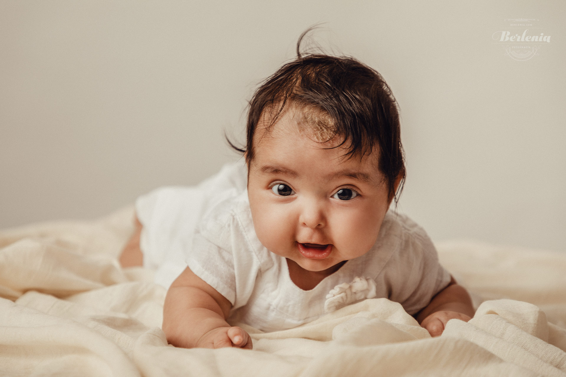 Sesión de fotografía profesional de bebé de 3 meses en estudio - Villa Urquiza, CABA, Buenos Aires, Argentina - Berlenia Fotografía - 14