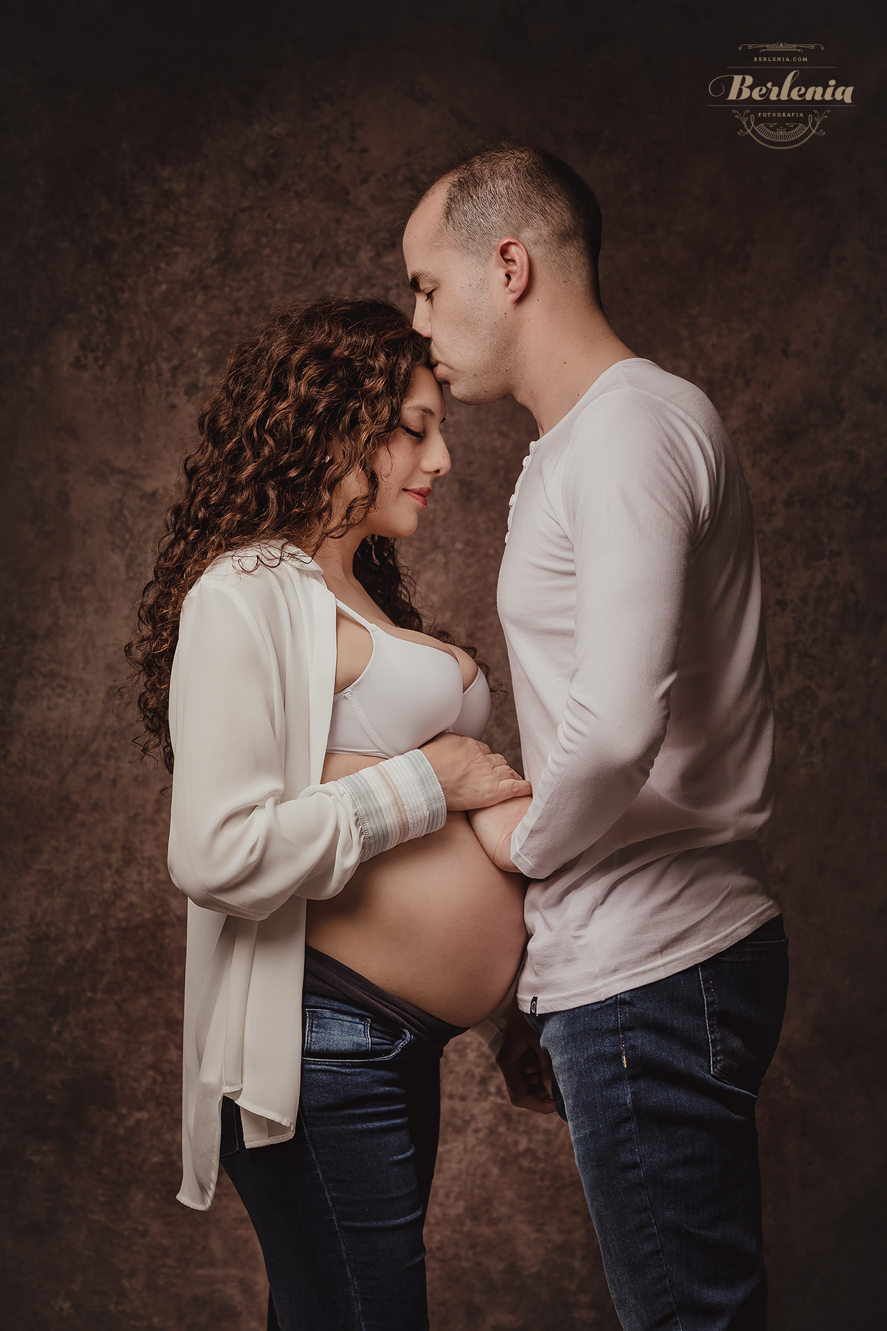 Fotografía de embarazo en pareja - Sesión de fotos en Villa Urquiza, CABA, Buenos Aires, Argentina - Berlenia Fotografía - 12