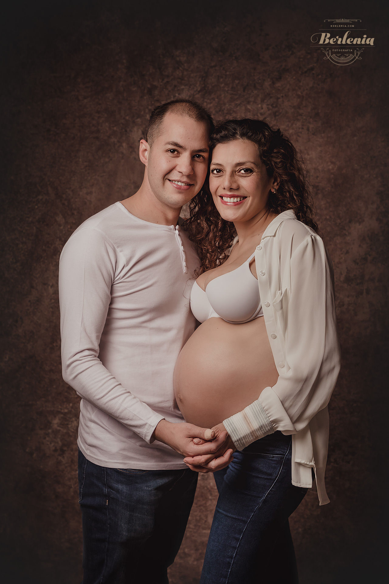 Fotografía de embarazo en pareja - Sesión de fotos en Villa Urquiza, CABA, Buenos Aires, Argentina - Berlenia Fotografía - 14