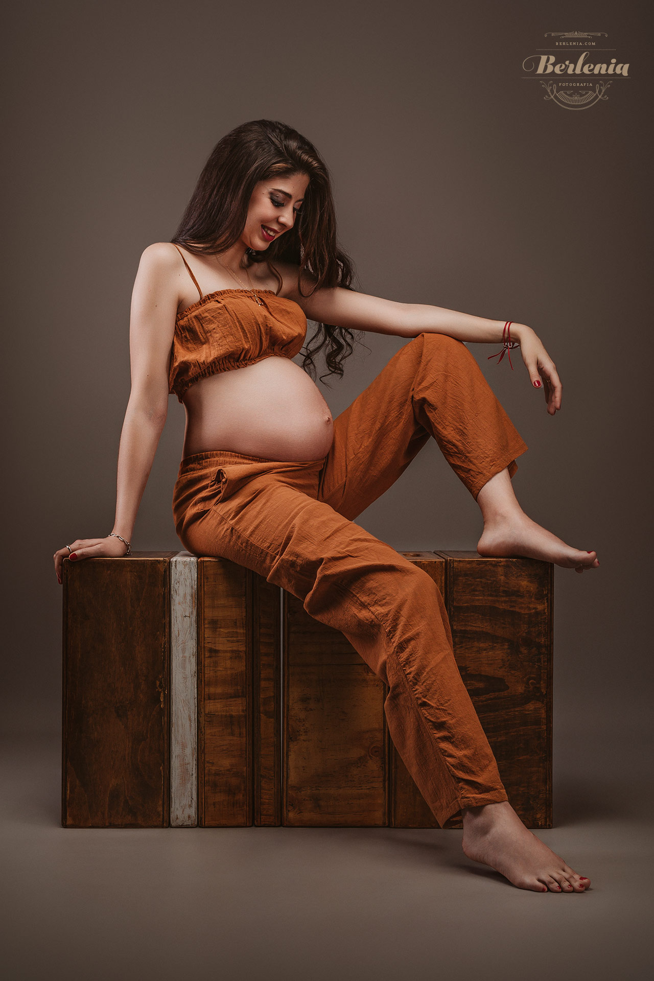 Sesión de fotos de embarazada en estudio | Villa Urquiza, CABA, Argentina - Berlenia Fotografía - 04