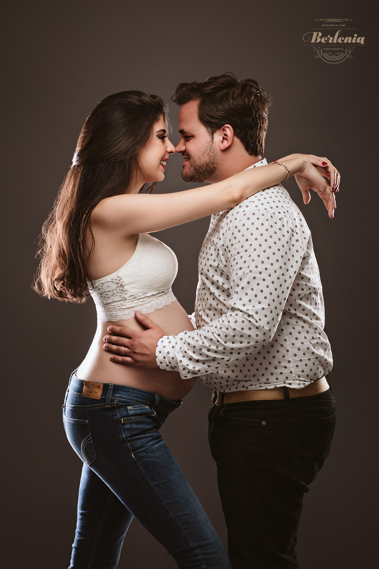 Sesión de fotos de embarazada en estudio | Villa Urquiza, CABA, Argentina - Berlenia Fotografía - 15