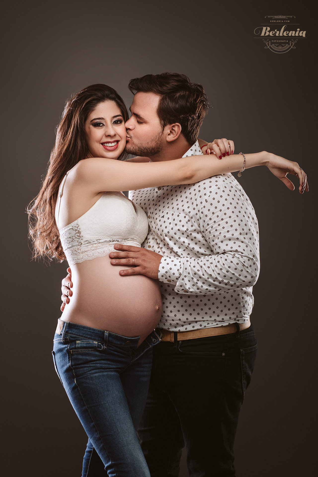 Sesión de fotos de embarazada en estudio | Villa Urquiza, CABA, Argentina - Berlenia Fotografía - 16
