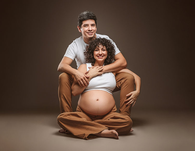 Sesión de fotos de embarazada con pareja, Villa Urquiza, Ciudad de Buenos Aires, Argentina