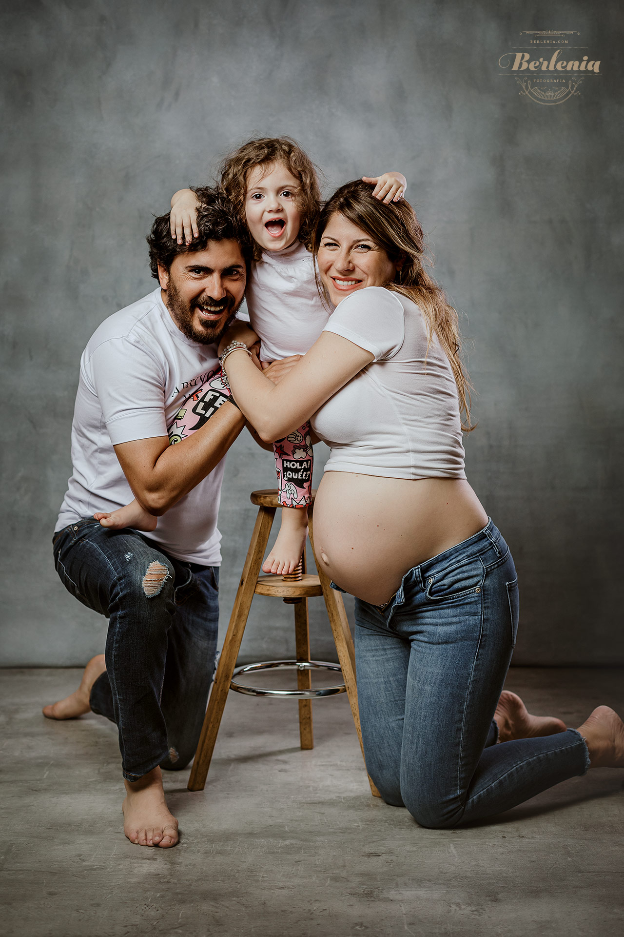 Sesión de fotos de embarazo familiar | Fotografía profesional de embarazo | Villa Urquiza, CABA, Buenos Aires, Argentina | Berlenia Fotografía - 10
